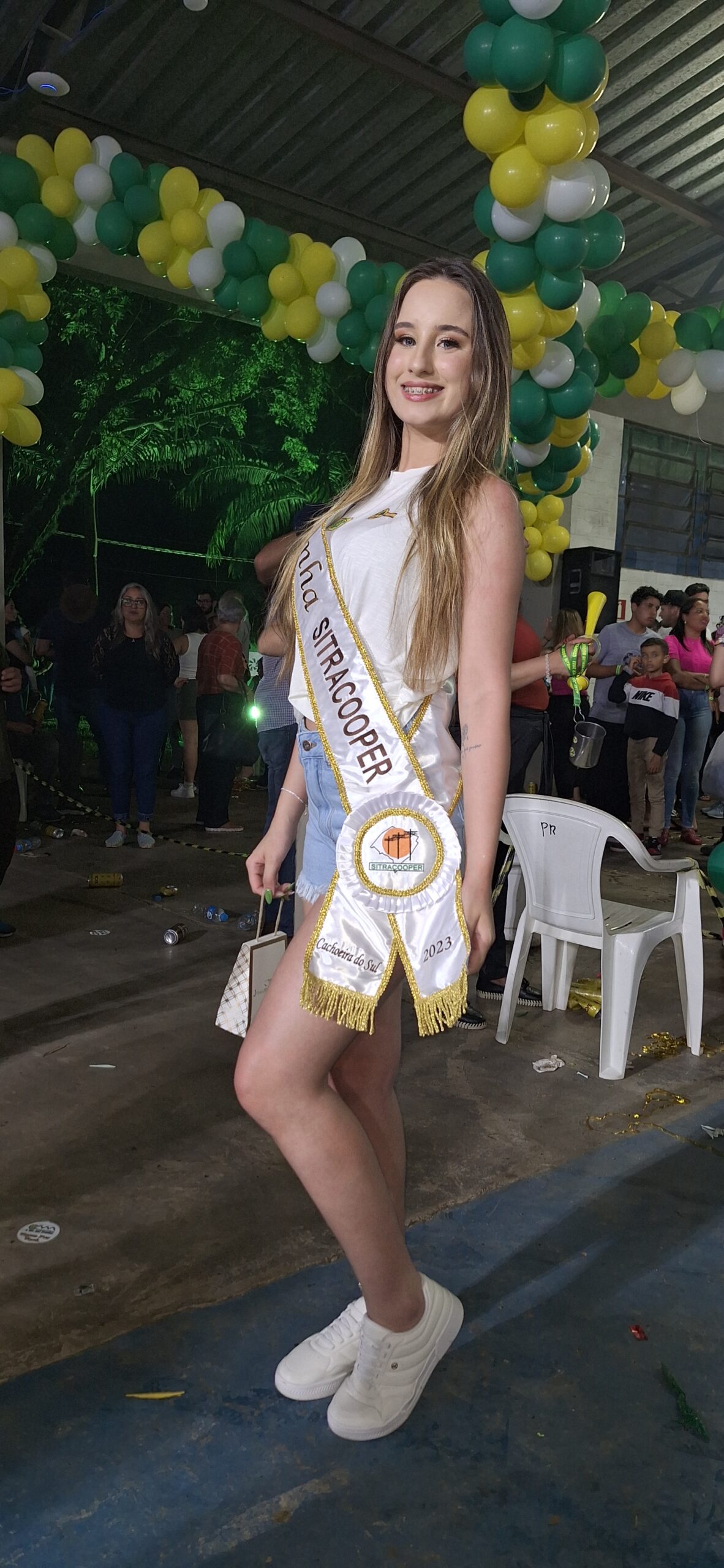 Rainha do Sitracooper 2023, Cláudia Kauany Oliveira Forratti, 17 anos, é da CELETRO, de Cachoeira do Sul