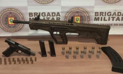 Batalhão Rodoviário prende homem com pistola e espingarda na RSC-471