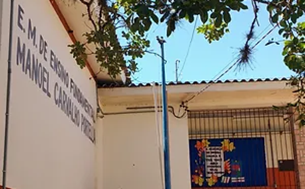 Escola Manoel Carvalho Portella decidiu paralisar aulas após agressão a diretora / Foto: Arquivo