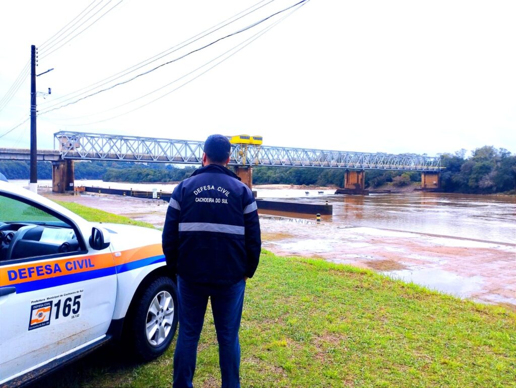 Defesa Civil acompanha de perto a situação do Rio Jacuí em Cachoeira do Sul, cujas enchentes desde setembro causam transtornos às regiões ribeirinhas / Fotos: Divulgação