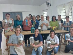 Coordenadoria da Mulher realiza Oficina de Natal no interior