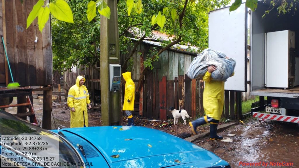 Rio Jacuí não para de subir seu nível e chega em áreas ribeirinhas e mais famílias deverão deixar usas casas / Fotos: Defesa Civil Municipal de Cachoeira do Sul