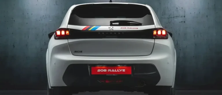 Estilo do Peugeot 208 Rallye de volta