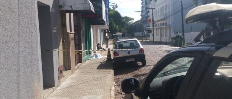 Jovem é morto em briga no centro de Cachoeira