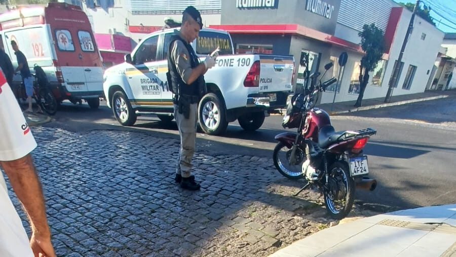 Acidente aconteceu nas primeiras horas da manhã desta quinta-feira no cruzamento das ruas Júlio de Castilhos e Duque de Caxias / Foto: Divulgação