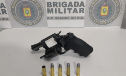 Arma é apreendida após discussão em bailão na zona norte