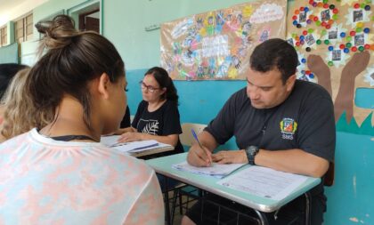 Prefeitura entrega ajuda humanitária na tarde deste domingo