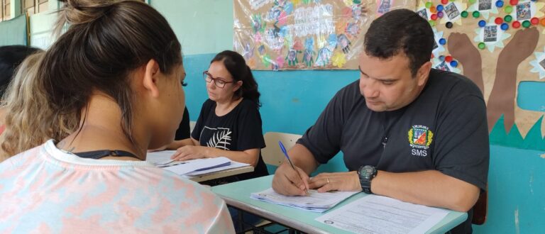 Prefeitura entrega ajuda humanitária na tarde deste domingo