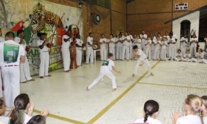 Abadá-Capoeira realiza cerimônia de Batizado e Troca de Cordas em Novo Cabrais