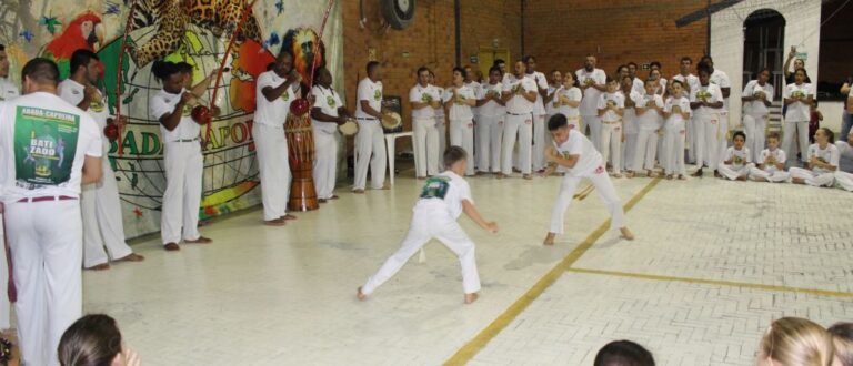 Abadá-Capoeira realiza cerimônia de Batizado e Troca de Cordas em Novo Cabrais