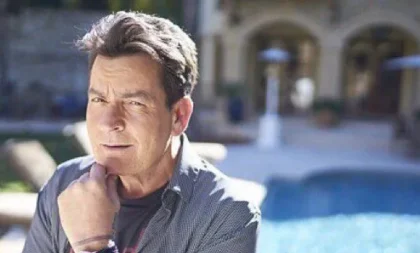 Charlie Sheen é atacado por vizinha