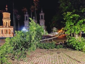 Temporal deixa 7.600 clientes sem energia elétrica