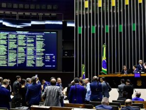 Congresso derruba veto à desoneração da folha de pagamento para 17 setores