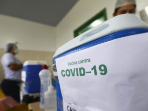 Vacina da covid para público fora do grupo prioritário deve ser atualizada até dia 31