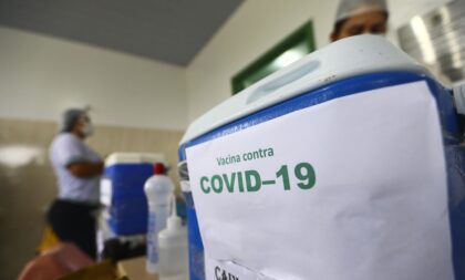 Vacina da covid para público fora do grupo prioritário deve ser atualizada até dia 31