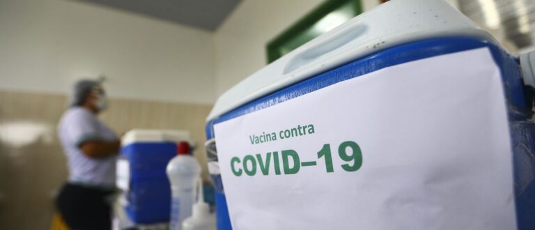 Vacina da covid para público fora do grupo prioritário deve ser atualizada até dia 31