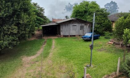 Bombeiros de Novo Cabrais combatem incêndio em estufa de tabaco