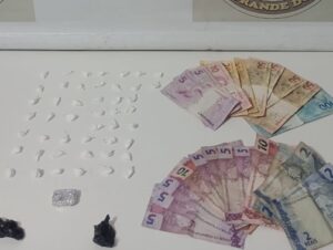 BM prende homem com 47 porções de cocaína em Rio Pardo