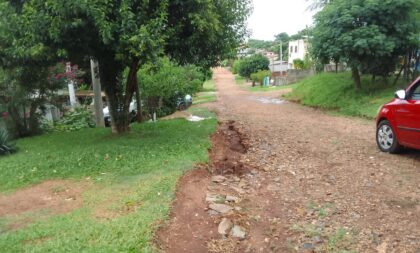 Famílias do Bairro Mauá cobram canalização