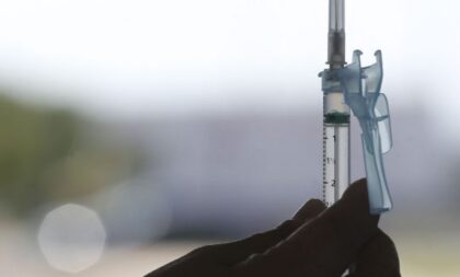 Anvisa aprova vacina contra a covid-19 para adolescentes acima de 12 anos