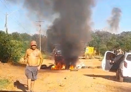 Moradores protestam por desobstrução de sanga no Bom Retiro