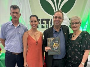 Angela participa da posse de cachoeirense reeleito na presidência da Fetag-RS