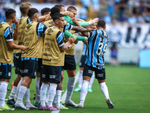 Grêmio goleia Santa Cruz