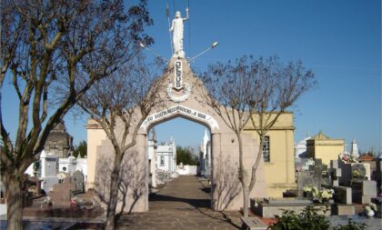 Cemitério das Irmandades é liberado para visitação