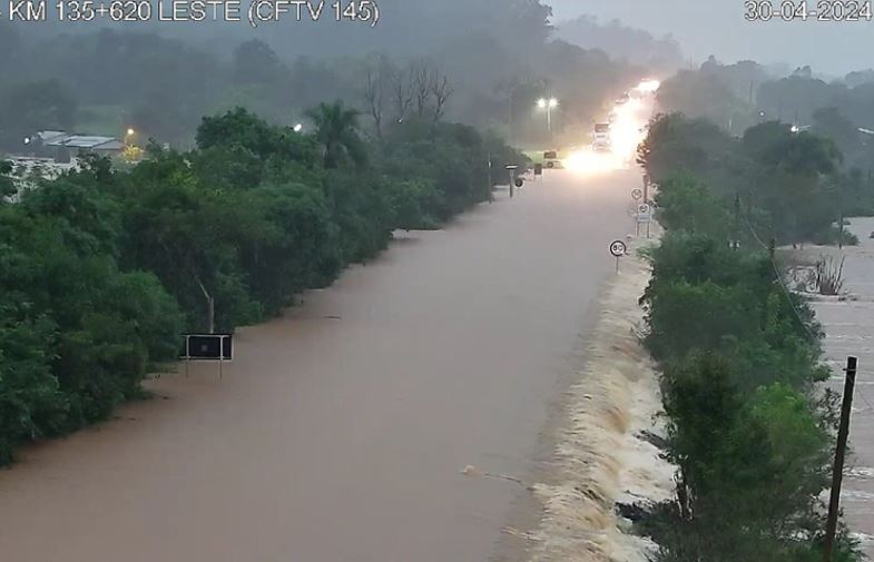 RSC-287, em Candelária, está totalmente submersa no trecho de Candelária / Foto: Reprodução