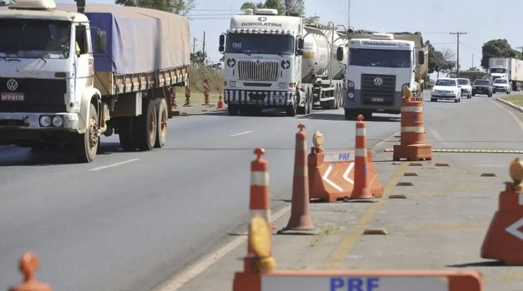 Exame toxicológico é exigido a motoristas profissionais devidamente habilitados / Foto: Marcelo Camargo/Ag. Brasil