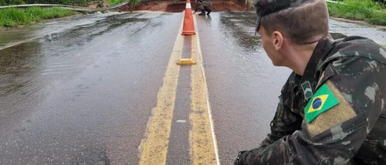 3º BE Cmb chamado para instalar ponte na BR-290