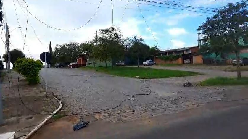 Fiação na Avenida dos Imigrantes foi danificada por caminhão, prejudicando agendamento de consultas e exames nos postos de saúde / Foto: Reprodução