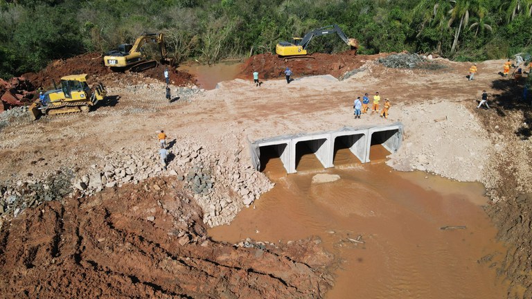 Dnit afirma que operários trabalharam dia e noite para recuperar a BR-290 em Charqueadas / Foto: Dnit/Divulgação