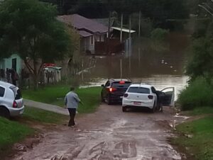 Cheia do Rio Jacuí avança cada vez mais na área urbana