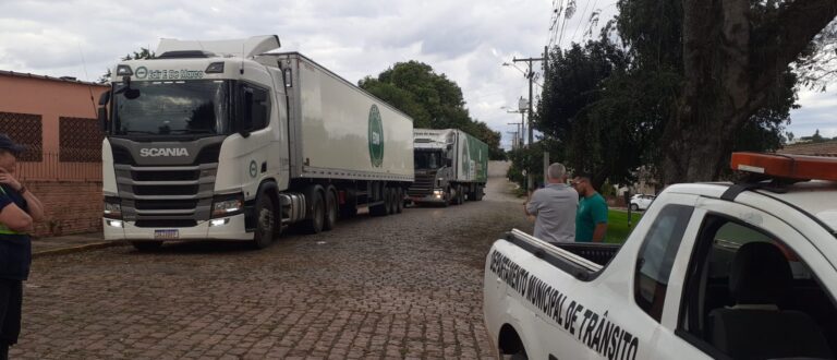 Chapecó encaminha dois caminhões com donativos para Cachoeira do Sul