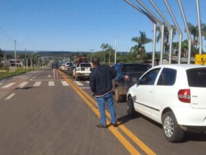 Longas filas para passar pela BR-153/Ponte do Fandango