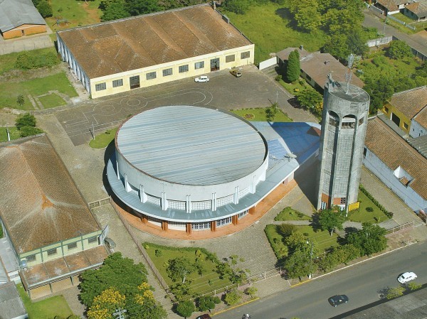 Salão Paroquial da Igreja São José é mais um ponto aberto pela Prefeitura para recebimento de doações aos cachoeirenses / Foto: Paróquia São José/Divulgação