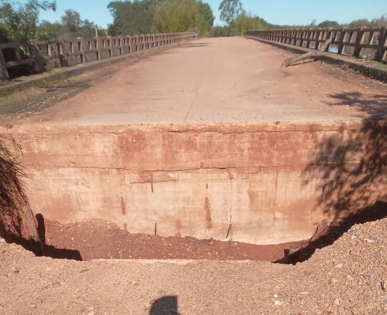 Ponte do Arroio Irapuá: águas baixaram e revelaram sérios danos numa das cabeceiras / Foto: Divulgação