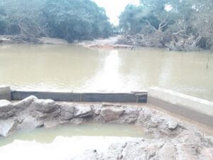 Ponte do Botucaraí é levada pela força da água