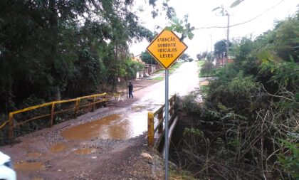 Proibido o trânsito de caminhões na ponte da Ramiro Barcelos