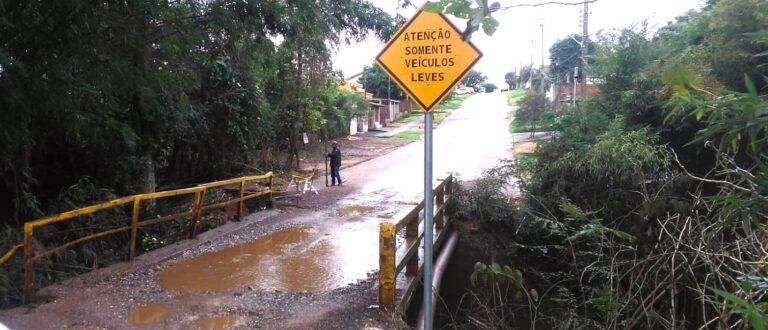 Proibido o trânsito de caminhões na ponte da Ramiro Barcelos