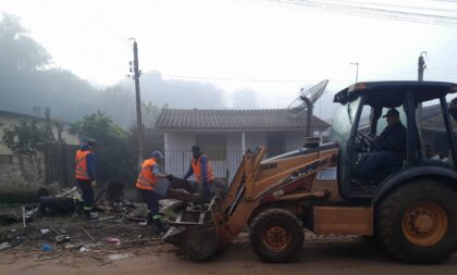 Enchente: mais de 500 cargas de entulho já foram removidas