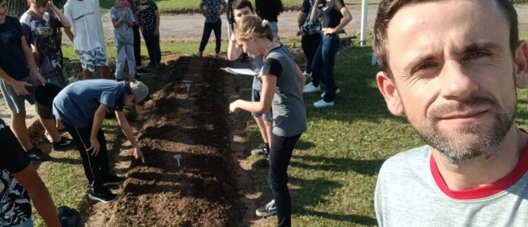 Alunos se engajam no Projeto Flores para Todos