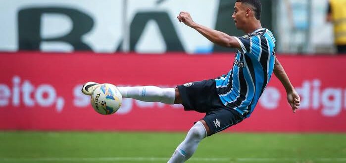 Grêmio vence lanterna na luta para fugir do Z-4