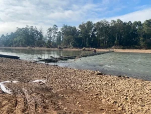 Ponte flutuante: 3º Batalhão reinstala passadeira em Candelária