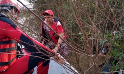 Resgatados pelos Bombeiros após sumir na enchente são pai e filho