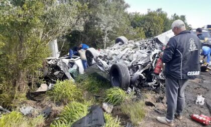 Banda de luto: acidente resulta em três mortes na BR-290