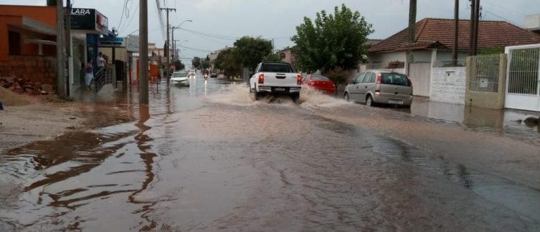 A depender do volume de chuva e do espaço de tempo, são grandes as chances de registros de alagamentos, inclusive em áreas urbanas / Foto: Arquivo OC