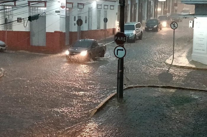 Chuva em grandes volumes pode causar alagamentos nas áreas urbanas e rurais, reforça a meteorologia / Foto: Rafa Bordignon/Arquivo