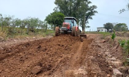 Prefeitura usa três frentes de trabalho para atuar no interior 